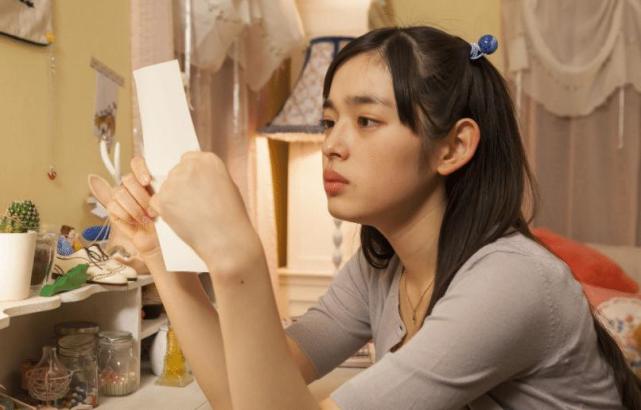 一吻定情高中时代的美好恋爱过程充满着甜蜜氛围