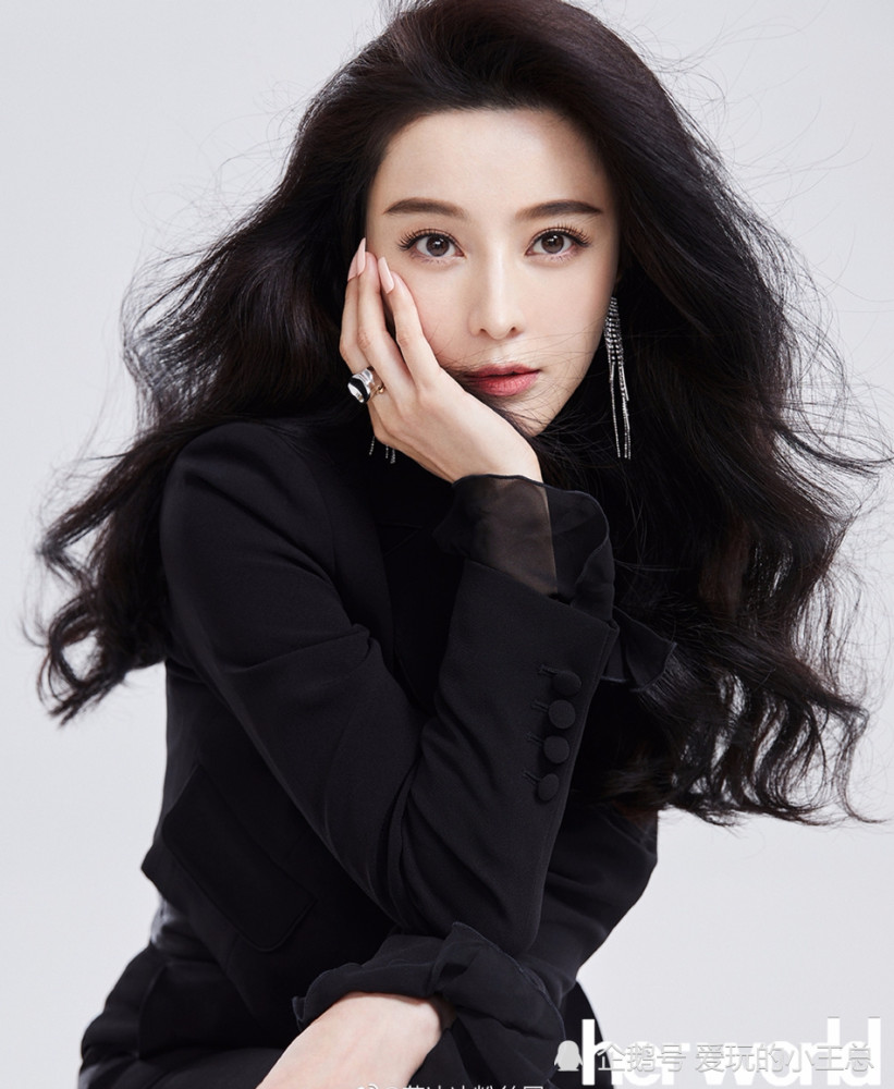 范冰冰登越南杂志封面 穿银色流光长裙好有仙气