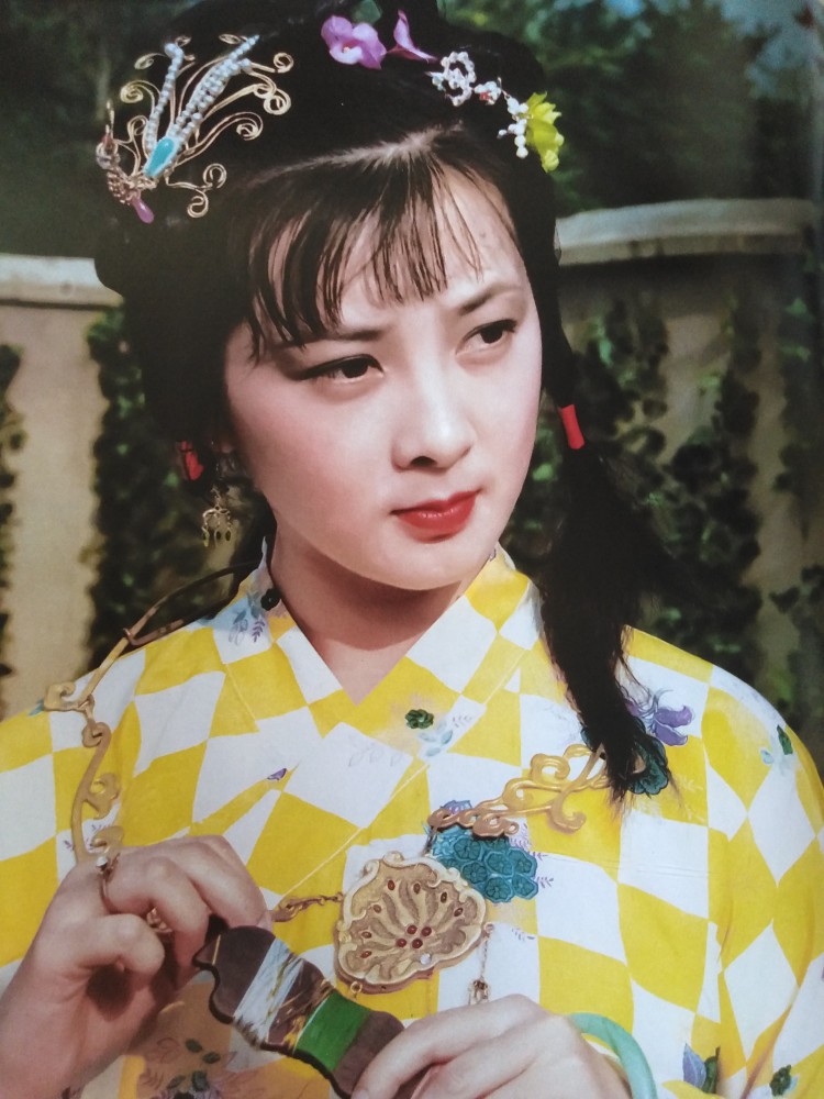 那个替儿子选妃的女人才是红楼梦中最自私的母亲