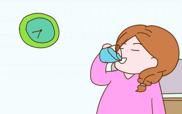 婴幼儿补水指南：新手妈妈们每天需要宝宝喝多少水？