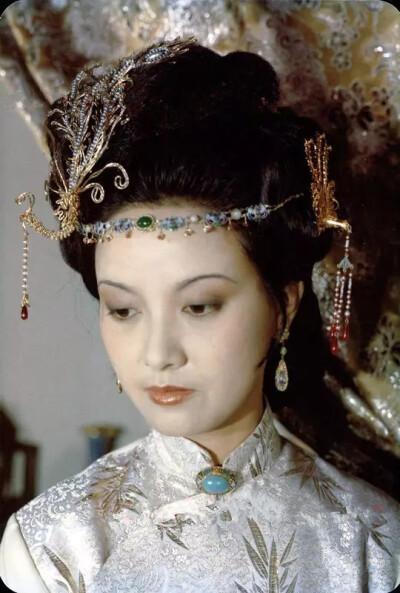 王熙凤的人物分析是什么揭秘新红楼梦王熙凤