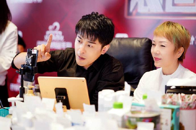 郑爽早知道辛巴燕窝有问题提醒大家不要买却被全网谩骂