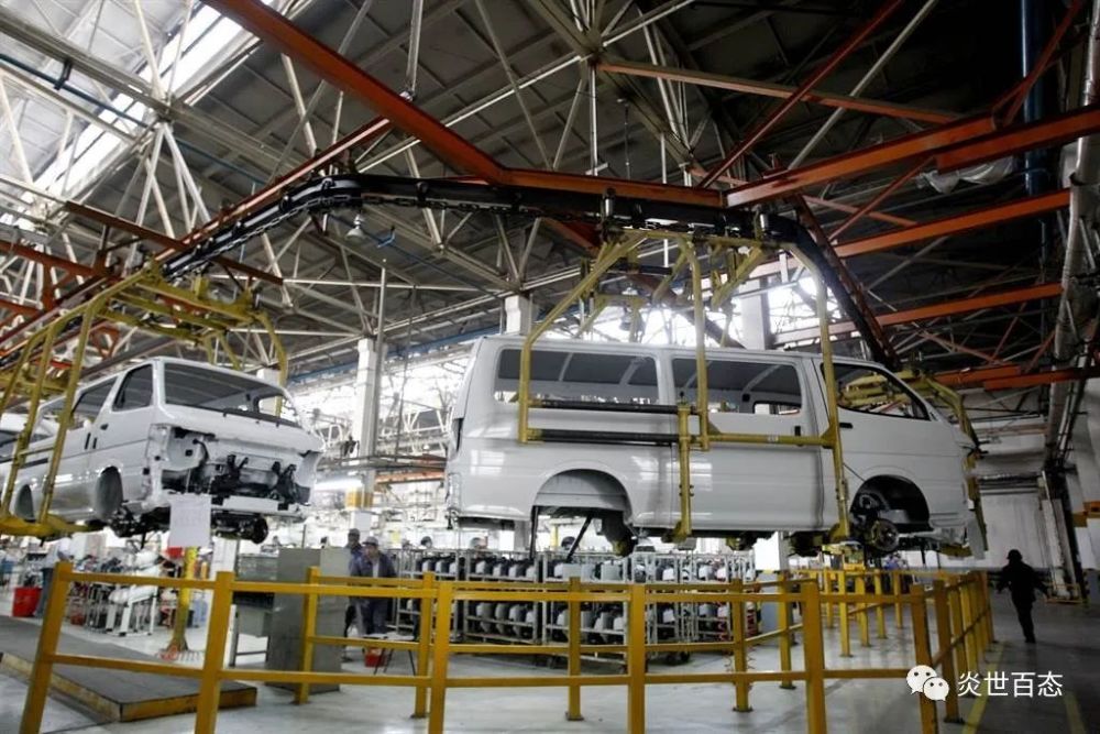 华晨金杯汽车总装车间生产线.