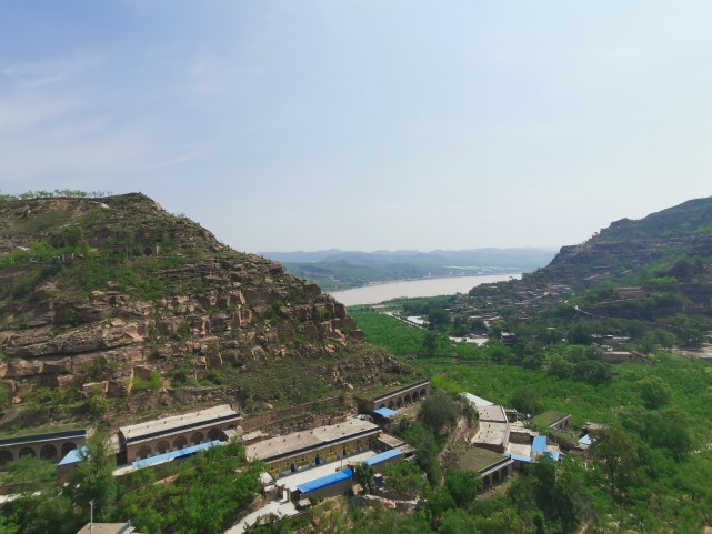 "峪"字,是由"山"字和"谷"字构成,可见"峪口"就是山谷之口的意思(这