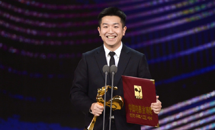 金鸡奖导演处女作:申奥(《受益人》)金鸡奖最佳女配角:袁泉(《中国