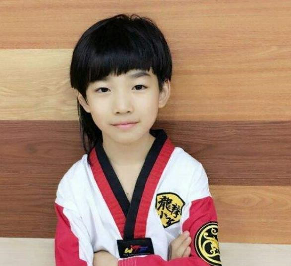 据说林秋楠出生于2004年5月20号,那这样的话,林秋楠今年就是16岁了