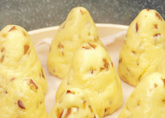 甜香味美的红枣馅窝窝头,软嫩好吃又营养,家中孩子特喜欢