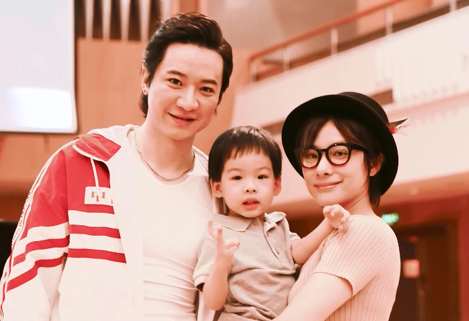 才子王弢深情表白老婆:世间财富千千万,不及太太刘璇相伴19年!