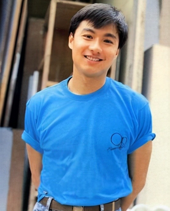 他曾是80年代男神,因与刘嘉玲的绯闻退圈,今落魄复出无人知!