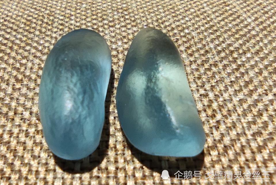 新疆海蓝宝石水头足,火彩好,硬度高,所以珠宝商愿意做新疆货.