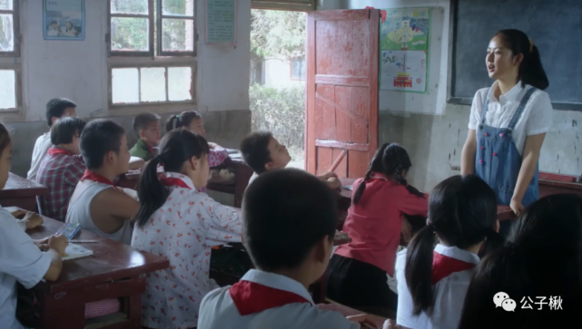 树上有个好地方影评导演将自己的偏见与私货脸谱化地强加给孩子是何意