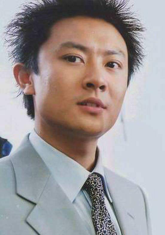 印小天跳舞领奖,被前妻骗婚被好友"插刀"的他,归来依旧是少年