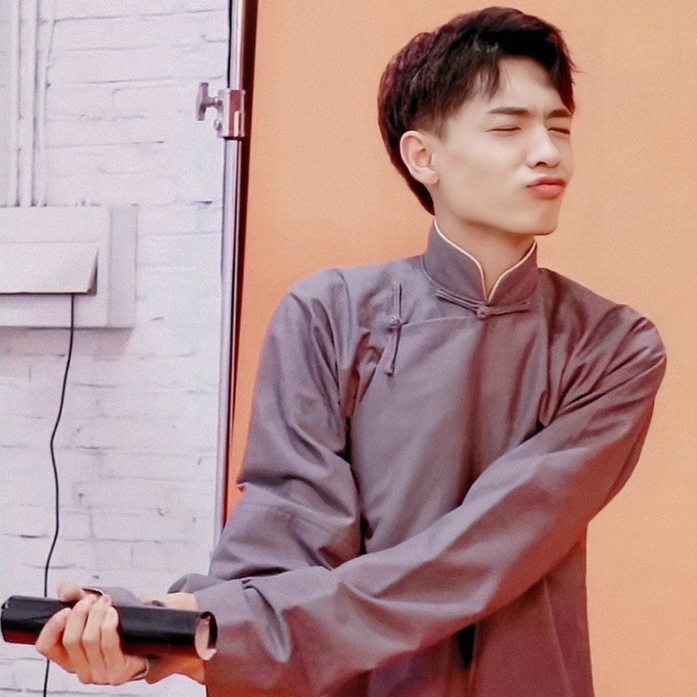 秦霄贤头像评论投稿