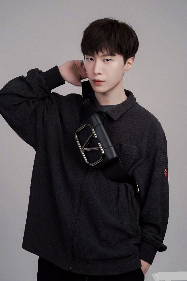 范丞丞主演左肩有你期待饰演蒋丞的精彩演绎少年青春热血