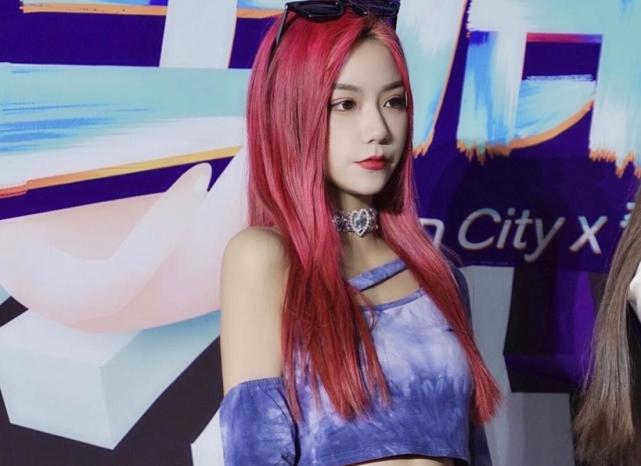 刀小刀线下露面,比视频里还好看,不服不行