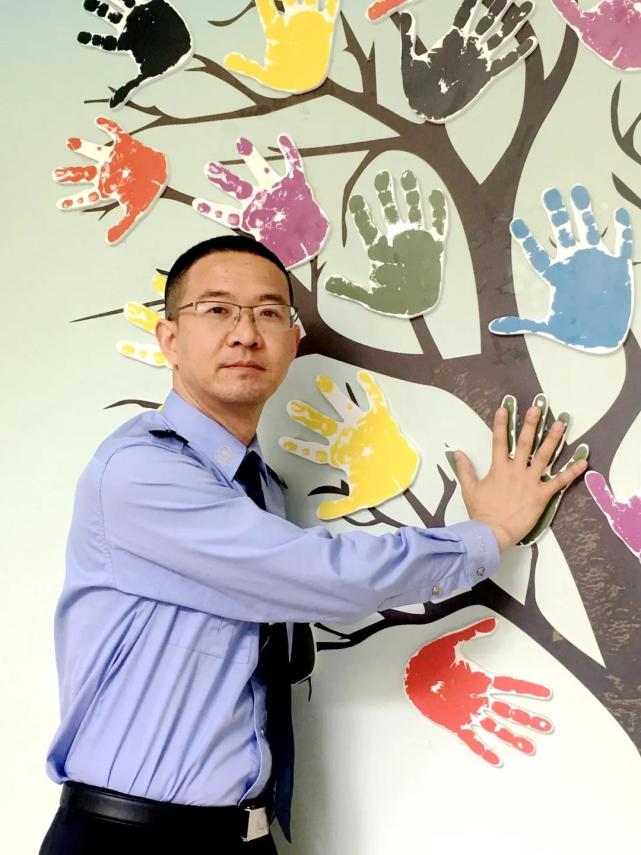 他的经历就是最好的回答……|陈历军|监狱|军哥