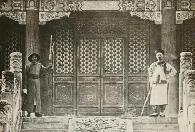 清朝御前侍卫都带着刀 皇帝会不会担心被他们刺杀 陈德 丹巴多尔济 清朝 侍卫 嘉庆