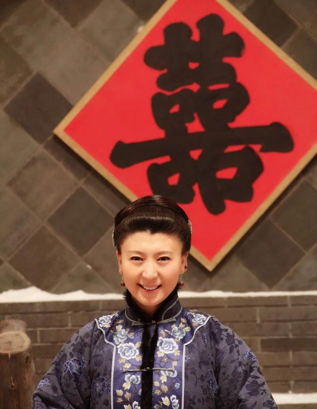 她是国家一级演员,亲手拔掉父亲氧气管,却被称为大孝子