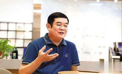 广东丰顺经济开发区管委会副主任陈春晓介绍园区发展情况.