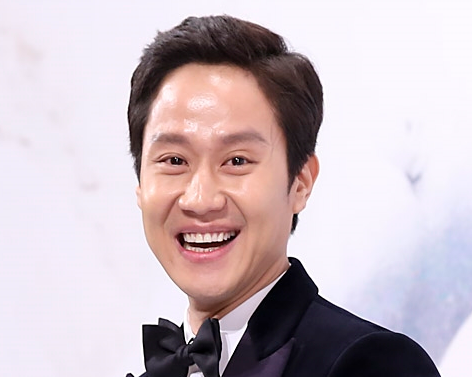 垃圾哥郑宇综艺表白娇妻 凭借请回答1994走红 出演无数配角熬出头