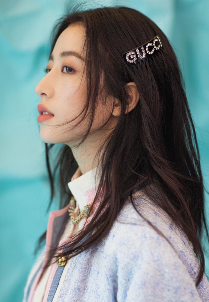 女神周雨彤第7251期潮流美图分享