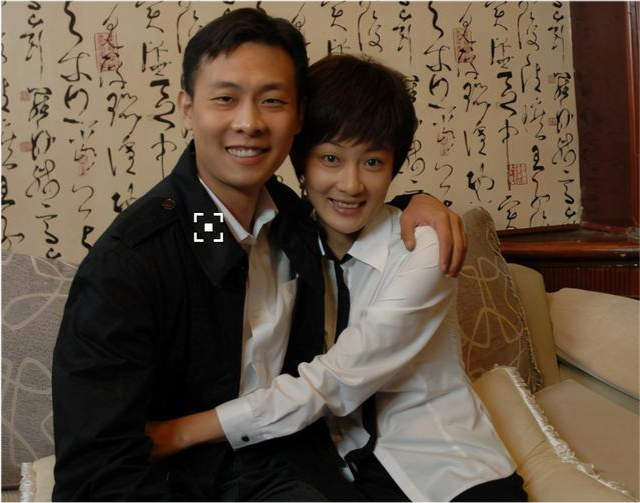 他娶大六岁的妻子,婚前无人识婚后成"影帝",如今幸福不已|张译|钱琳琳