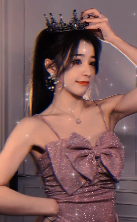 刘思瑶献吻一男子却被拒,看到拒绝的方式后,算是抬不起头来了