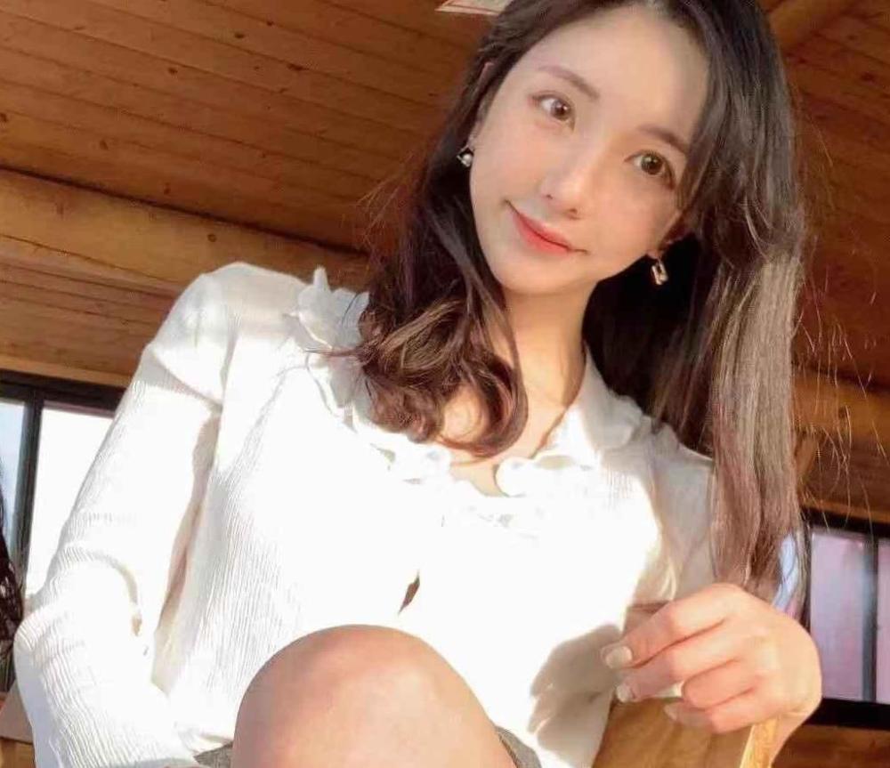 172斤单亲妈妈减肥80斤成女神 有颜会穿的她 还撩到了年轻帅哥 腾讯新闻