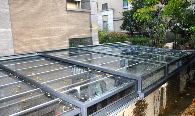 开合式屋顶打造下沉式庭院阳光房大美隐于内