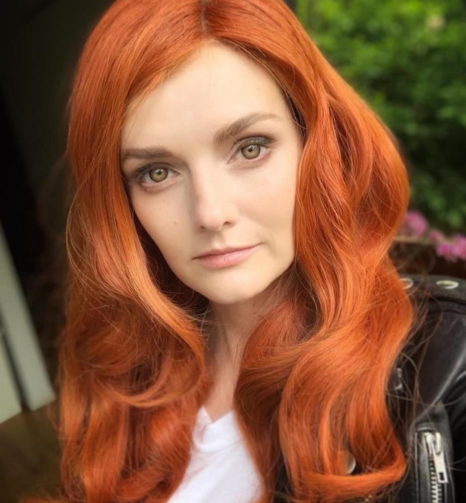 她是超模更是真名媛美国传媒巨头继承人35岁仍有一张娃娃脸