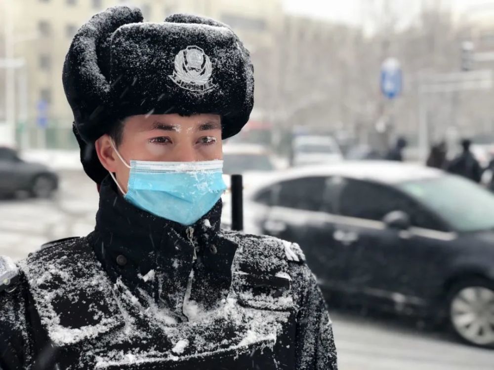 以雪为令全区公安机关浴雪奋战保平安