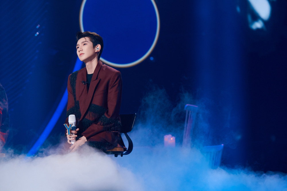 王源我们的歌再唱经典独特嗓音彰显青春特色