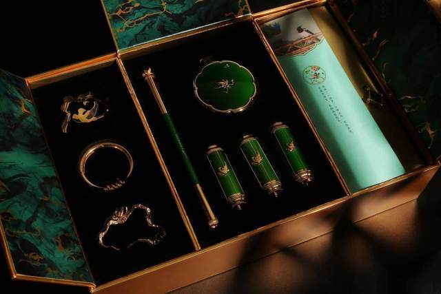 国货护肤品排行_内循环带来全新机遇,国产化妆品爆发式增长,外国奢侈品有点慌