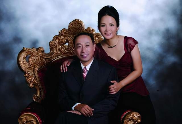 张丰毅:与吕丽萍结婚3年,为何转身迎娶小12岁娇妻?