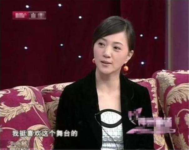 回看金玉婷的演藝生涯.她曾是最美小品演員,曾5登春晚.