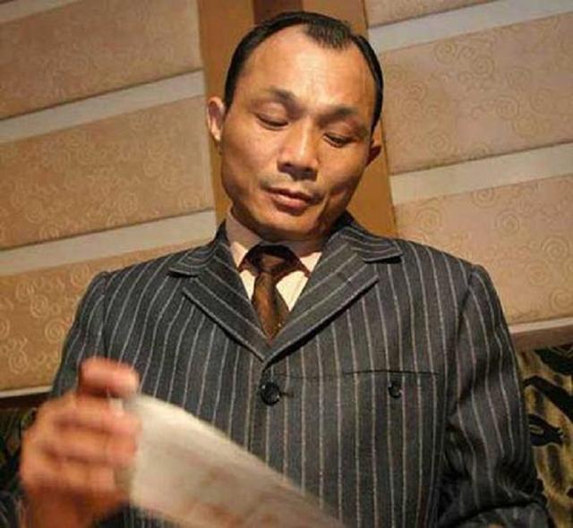 亚洲赌王尧建云:一夜豪赚600万,被手下背叛身高1米7变1米3_腾讯新闻