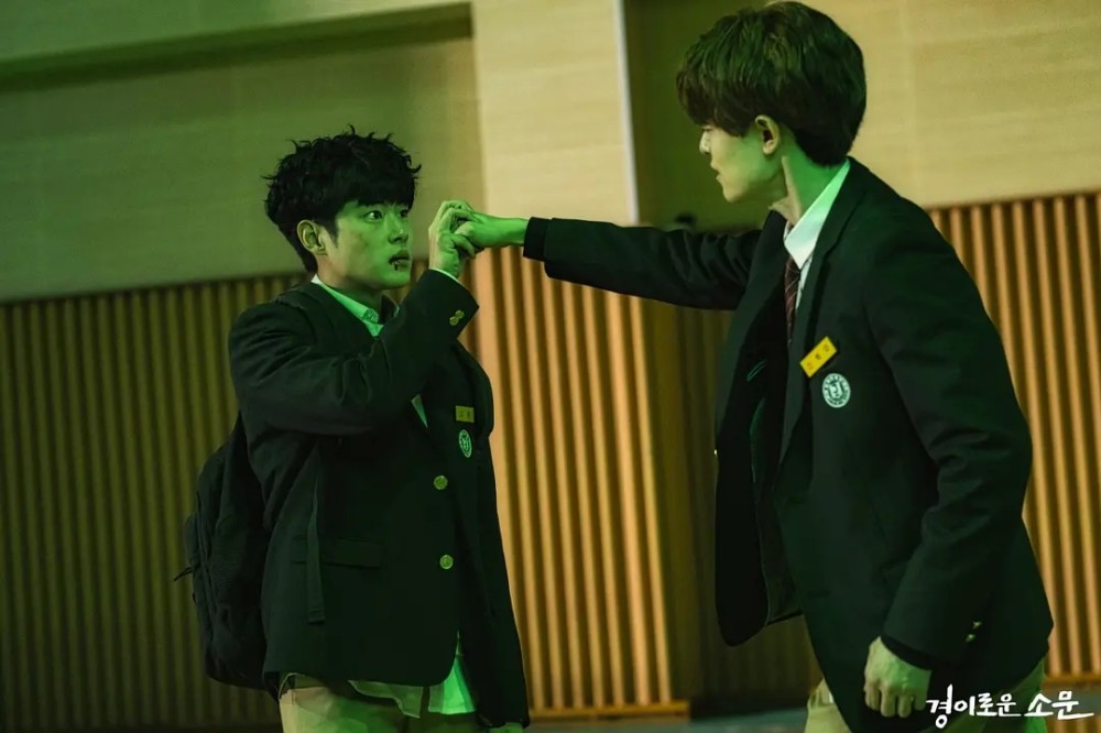 韩剧又出爆款了两集收视冲到43现代版钟馗抓鬼好评如潮