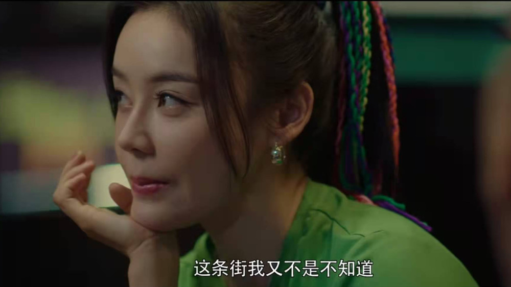 唏嘘焕脸中仅有的喜剧配角其意义却远远大过颂坤和潘启文