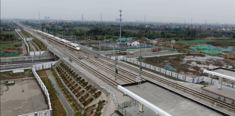 距离全线开通更进一步如皋翻开了新时代高铁画卷如皋南站整体亮相啦!