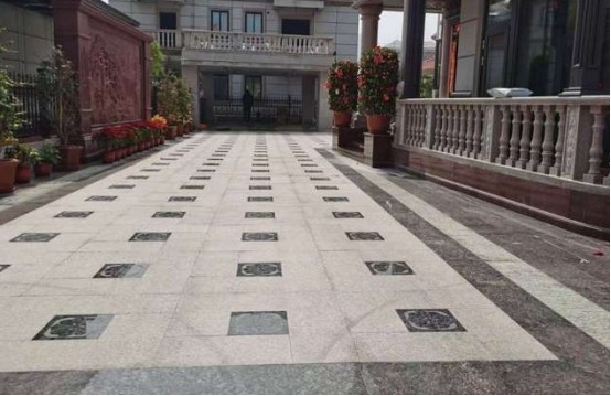 花岗岩石材水斑形成的原因及处理方法