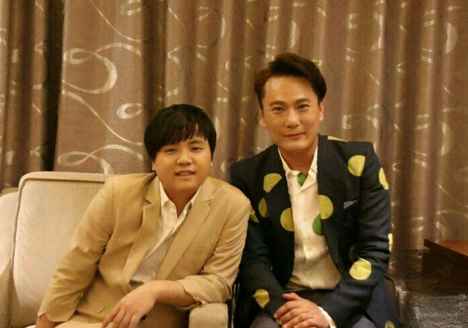 17岁开演唱会,19岁日赚一万,曾拒绝春晚的郑源底气本就很足