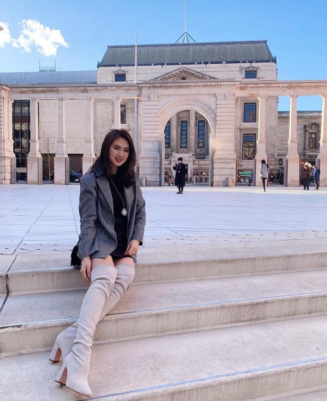 华为千金姚安娜晒靓照踮起脚尖跳芭蕾超性感身材纤细大长腿抢镜