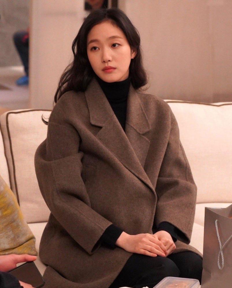 金高银土系穿搭能把大地色驾驭的如此轻松也只有她了吧