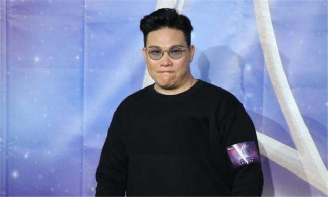 苏永康带妻儿坐摩天轮却被网友劝阻不要出门