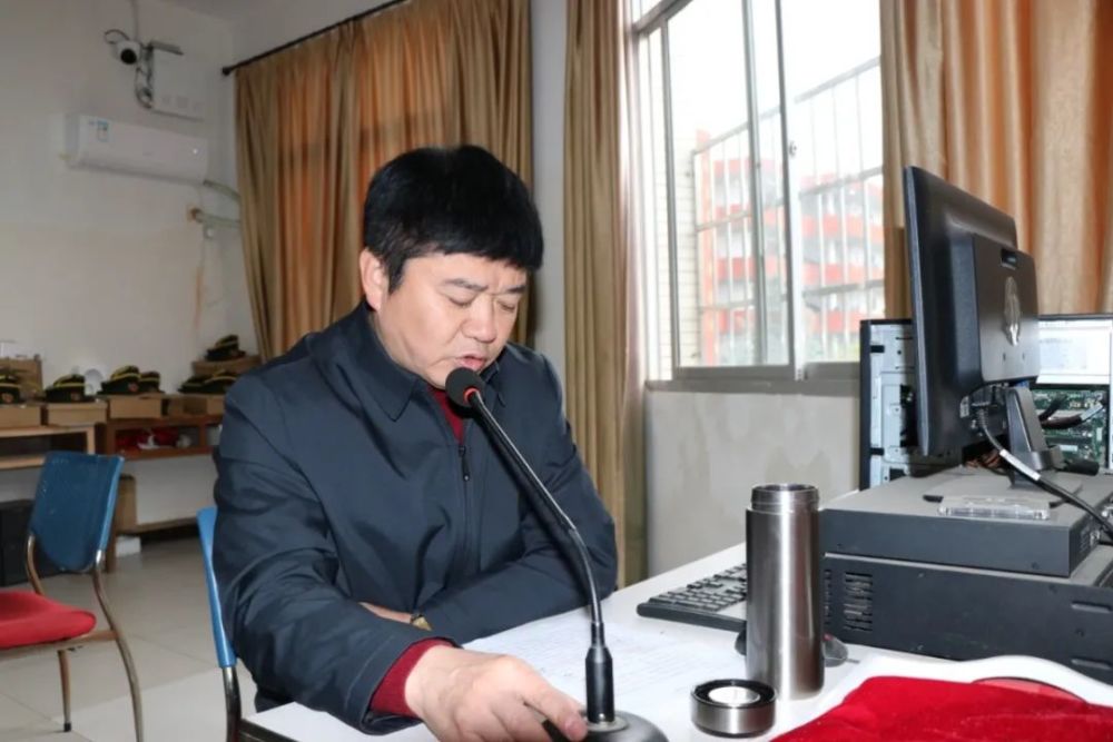 临川十六中家校携手开好家长会