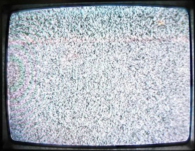 电视机上的"雪花"也是时代眼泪的一部分.