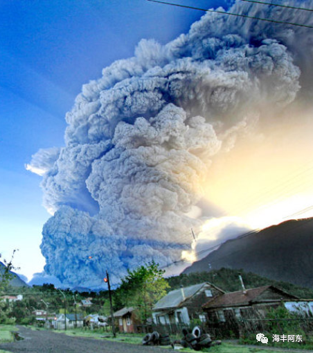 火山喷发闪电风暴的奇观