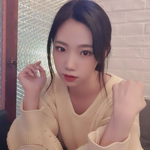 明星美照宇宙少女成员李夏天2