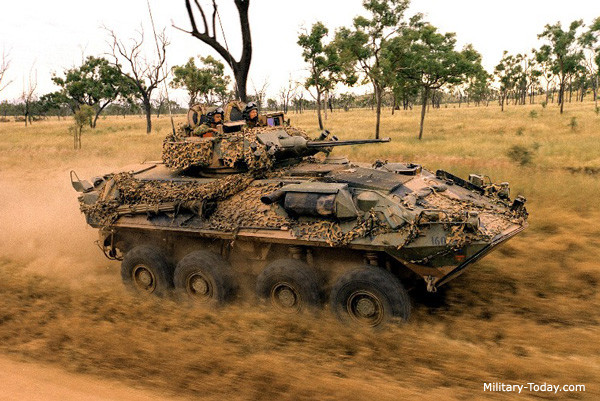 装备有大量坦克装甲车辆,这是要在本土打坦克大战吗?