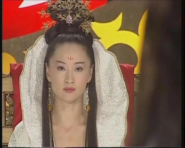 于莉演过林志颖版的《绝代双骄》中的邀月宫主,她也是咆哮帝马景涛的